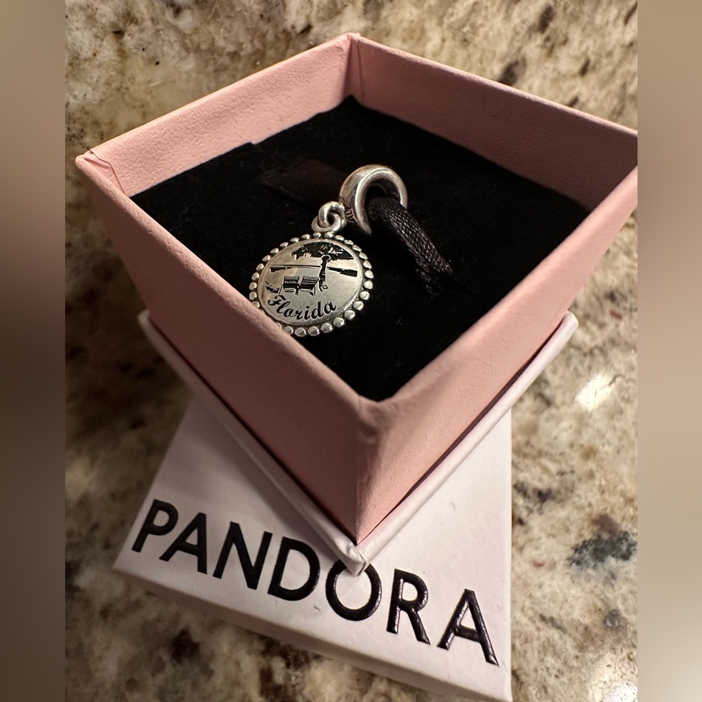Pandora Florida Exclusive Beach Dangle Destination Charm RARE